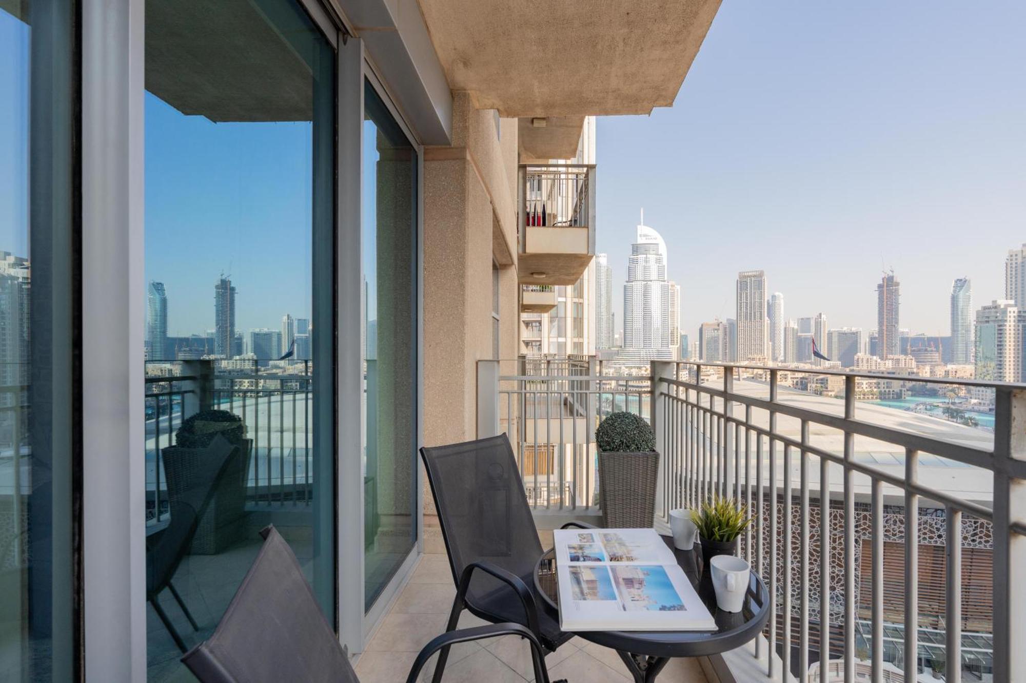 شقة Ultimate 2 Bedroom Next To Burj Khalifa With Opera With Fountain Views دبي
